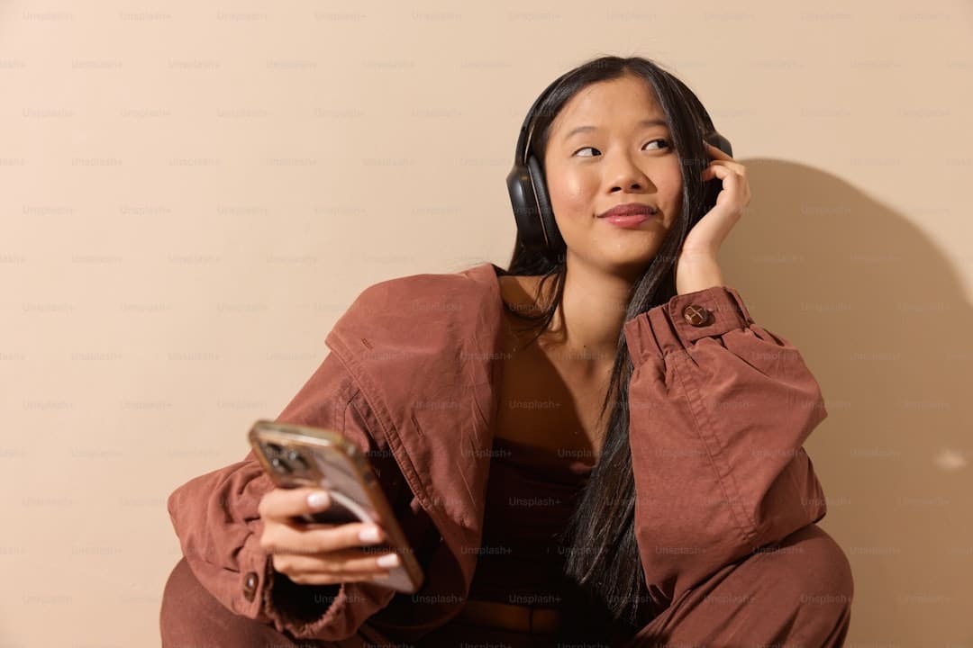 李龙基捧玫瑰接未婚妻出狱 两人此前现已约好终身